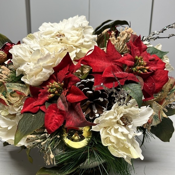 Holiday Centerpiece Floral, Poinsettias, Pinecones , Cardinals - Picture 4 of 7